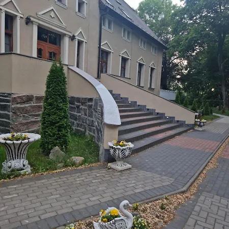 Palac Ogartowo Polczyn-Zdroj